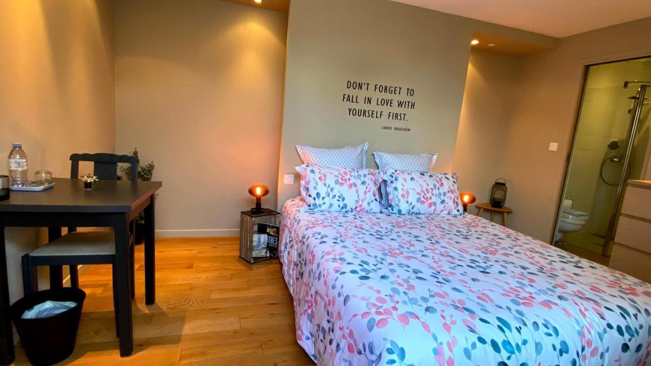 Au 10 Bed & Breakfast Luisant Buitenkant foto