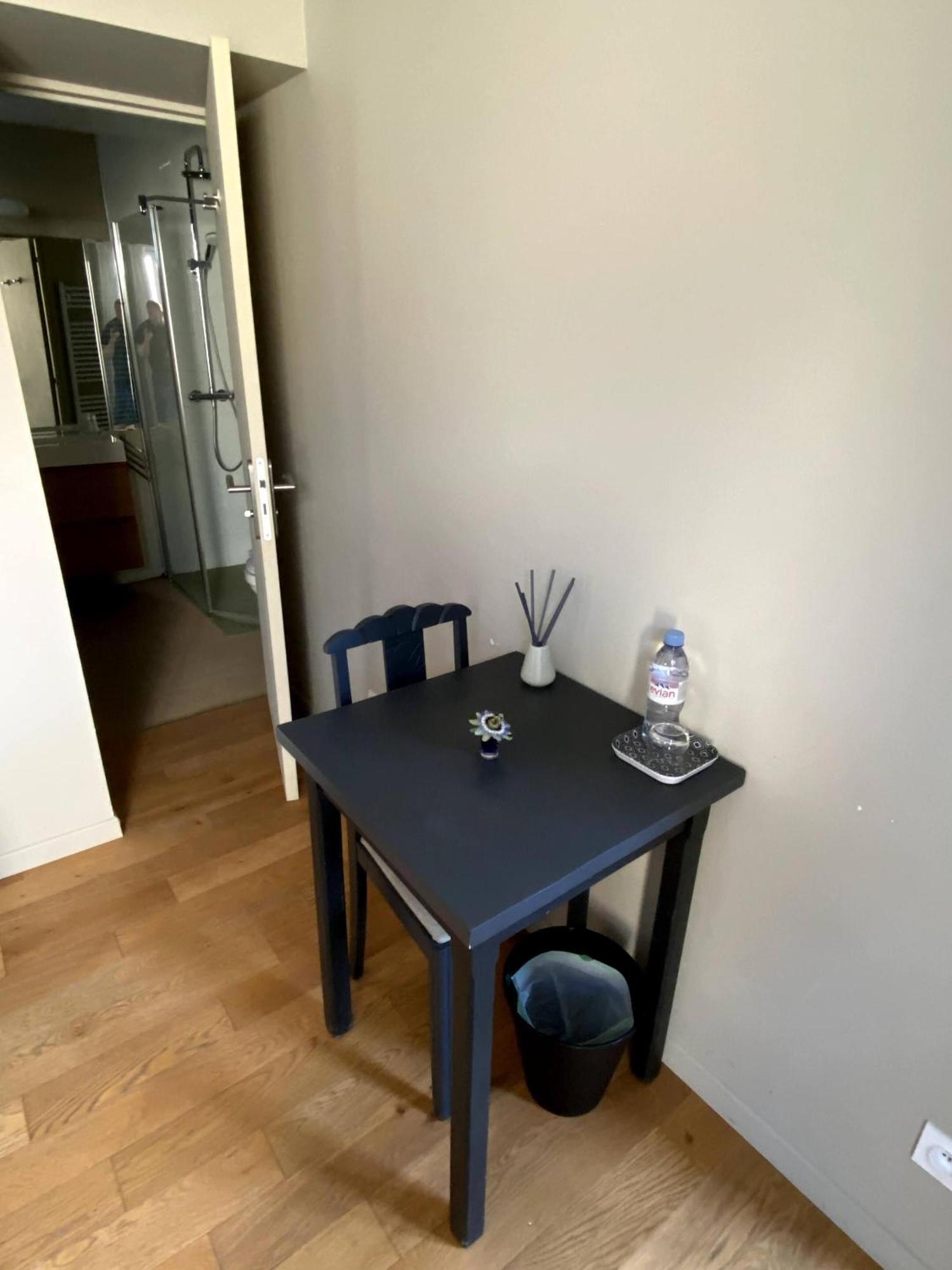 Au 10 Bed & Breakfast Luisant Kamer foto
