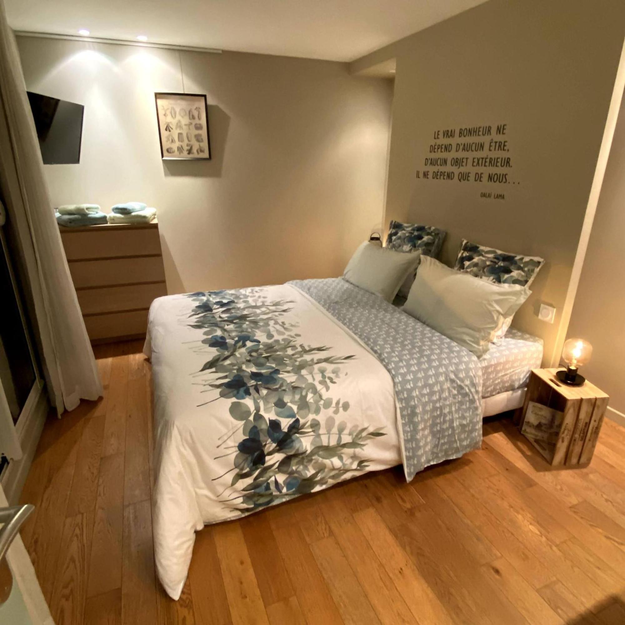 Au 10 Bed & Breakfast Luisant Kamer foto