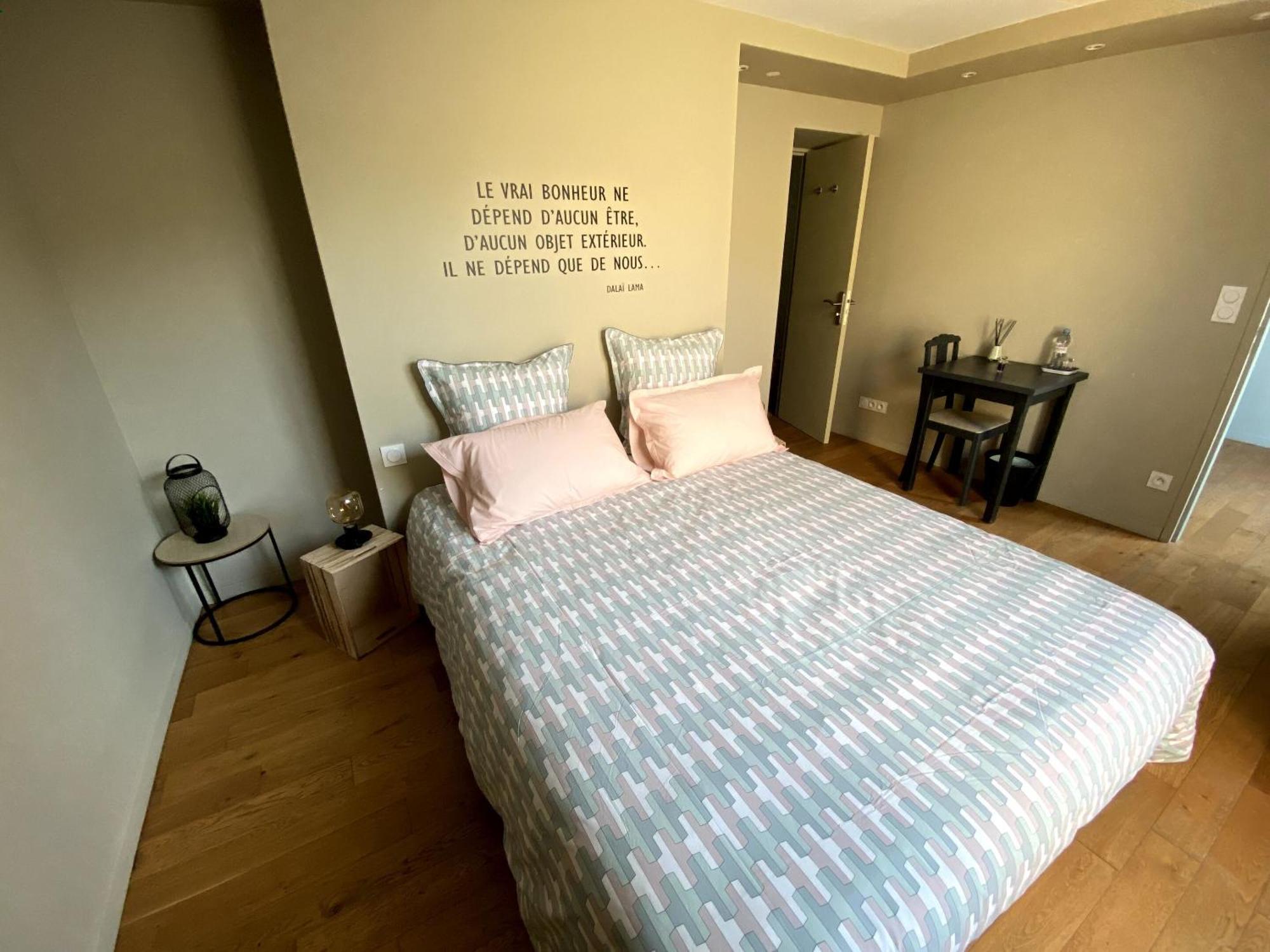 Au 10 Bed & Breakfast Luisant Kamer foto